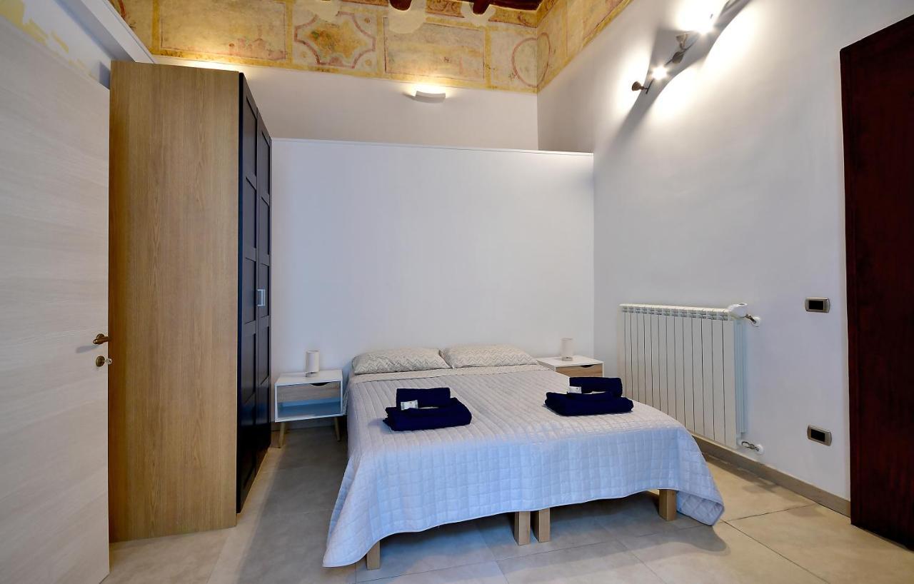 Di Affreschi E Volte Bed & Breakfast Napoli Dış mekan fotoğraf